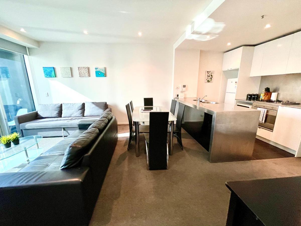 Readyset Apartments At Liberty Мельбурн Экстерьер фото