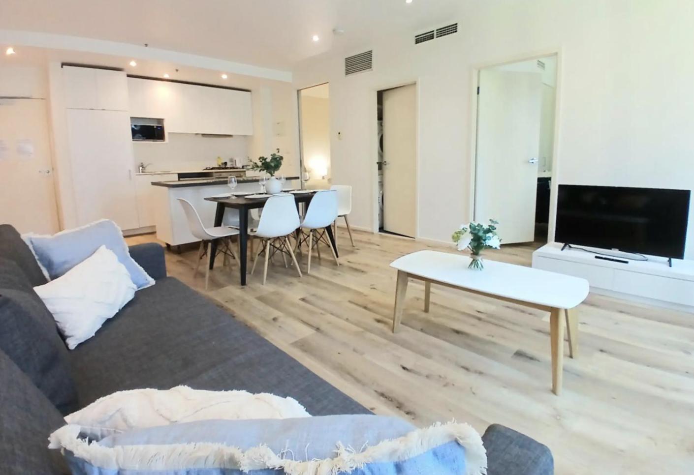 Readyset Apartments At Liberty Мельбурн Экстерьер фото