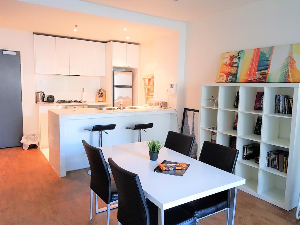 Readyset Apartments At Liberty Мельбурн Экстерьер фото