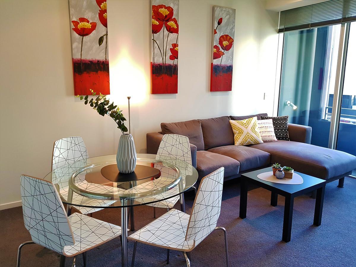 Readyset Apartments At Liberty Мельбурн Экстерьер фото