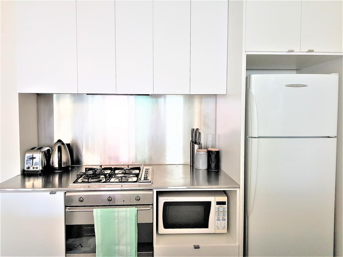 Readyset Apartments At Liberty Мельбурн Экстерьер фото